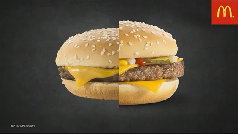 Quarteirão com queijo normal em contraste com o produzido para a foto